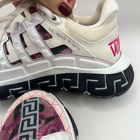 Versace Trigreca Sneakers - Picture 8 of 10